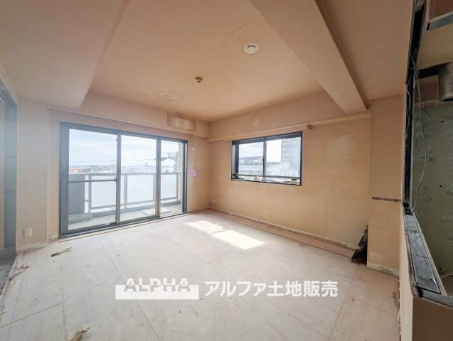 【Cherish　the　time】　◆君との時間は◆リビングで、食卓で、寝室で、どこにいても楽しめる。居心地の良い空間の中で質のいい安らぎを求めたい。