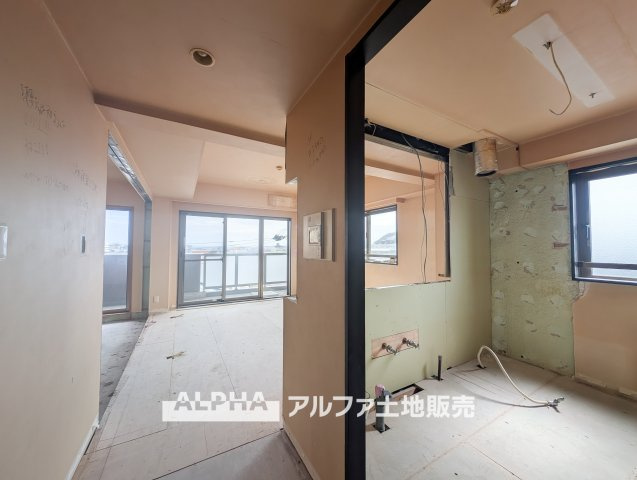 【full　space】　◆気軽に人を招ける◆ゆったりとした住空間に手のぬくもりを感じれるような温かい住まい。そんな環境で暮らしていくうちに僕たちも変わって行く。