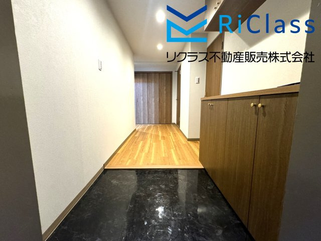 ゆったりとした玄関はシューズボックス付です