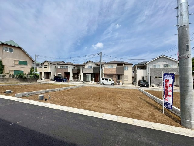 B区画　バス停から徒歩4分！閑静な住宅地！花田小学校まで徒歩2分(約160ｍ)お子様の通学は安心！スーパーマルサン越谷花田店徒歩5分(350ｍ)お買い物は近くて便利です！お気軽にお問い合わせください！