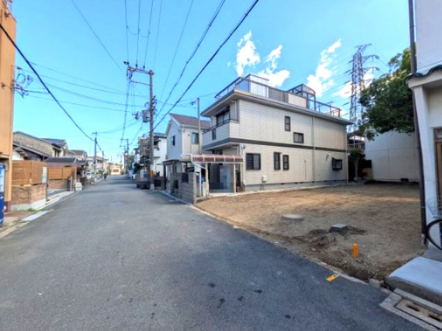 前面道路含む現地写真です