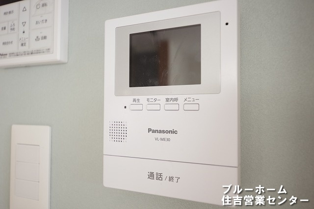 訪問者の確認が容易なモニター付きインターホン！