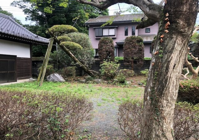 家を建てる前提で土地を探している場合、地盤の丈夫さは譲れない条件の一つです。地盤が脆弱だと追加工事が必要となります。また、過去に地盤沈下や液状化現象を起こした土地は、できるだけ避けた方がいいでしょう。