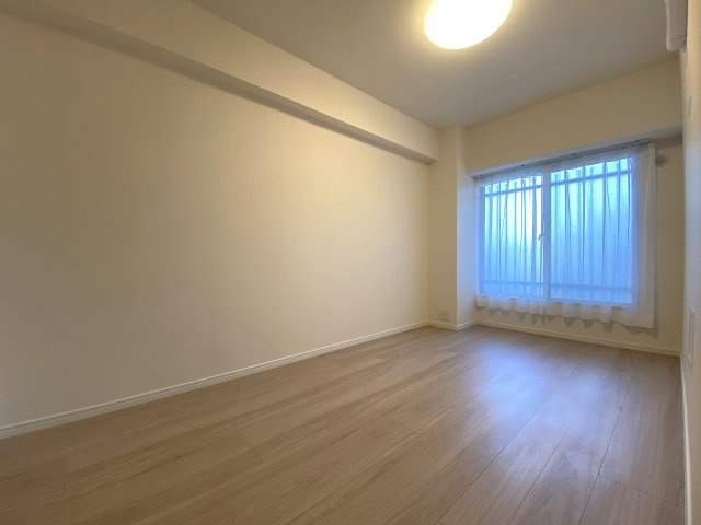 洋室5.5帖　間取り図左上の部屋