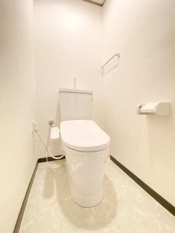 トイレも新規交換済み♪