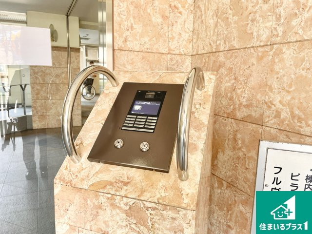 安心のオートロックマンションです♪【現地写真】