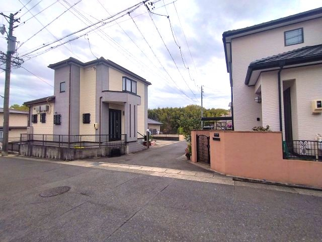 現地写真　※令和8年4月9日撮影　小学校・小児科・スーパーが徒歩圏内と子育てにも最適環境！
