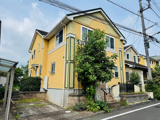 ～片倉駅徒歩14分　内装リフォーム中　ゆとりのある5LDK住宅～