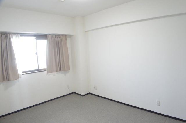 東向き6帖のお部屋は主寝室としてお使いいただくのがお薦めです(^^)/