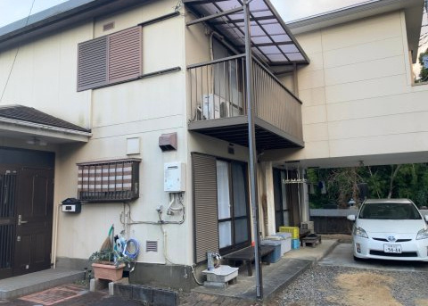 木造住宅とは土台、壁、柱など建築物の強度を支える構造体の材に木が使用されている構造を指します。構造体は建物の自重を支えるだけではなく風圧や水圧、積裁荷重などあらゆる衝撃に耐えるための基礎です。