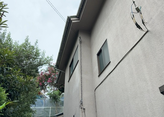 木造住宅とは土台、壁、柱など建築物の強度を支える構造体の材に木が使用されている構造を指します。構造体は建物の自重を支えるだけではなく風圧や水圧、積裁荷重などあらゆる衝撃に耐えるための基礎です。