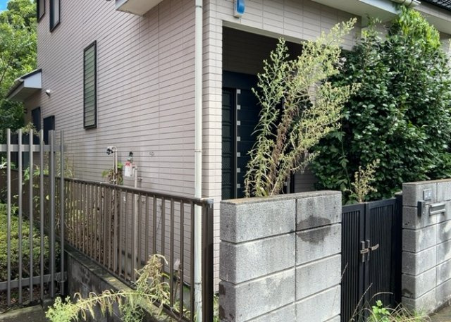 土地を買う際、住む地域の自治体や福祉の補助制度にも注目してみましょう。子供や老人の医療補助やゴミ出しのルールなど、自治体によってルールに大きな違いがあるため、暮らしやすい土地で判断するとよいでしょう。
