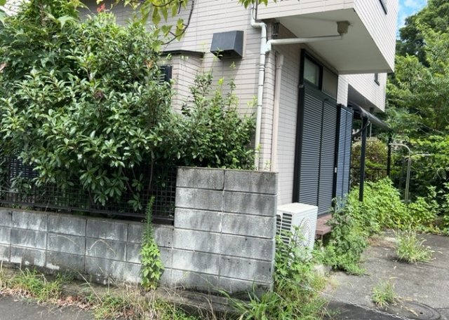 隣家の土地はどうなっているのか、生活利便施設が近くにあるのか、学校まで近いかなど、お客様のライフスタイルにあわせたイメージが重要です。また、近くにあると困る施設が近くにないかも確認するといいでしょう。