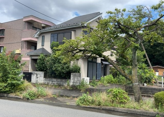 家を建てる前提で土地を探している場合、地盤の丈夫さは譲れない条件の一つです。地盤が脆弱だと追加工事が必要となります。また、過去に地盤沈下や液状化現象を起こした土地は、できるだけ避けた方がいいでしょう。