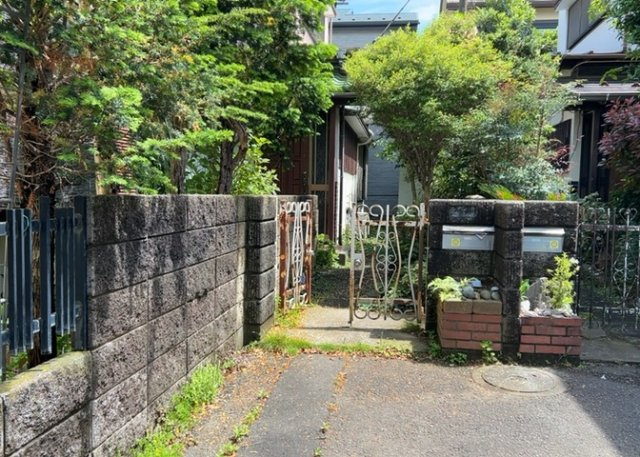 土地探しをしていると都市計画区域という言葉を目にすると思います。法律によって、都道府県知事や国土交通大臣が指定するエリアのことを指しており、都市計画区域は市街化区域と市街化調整区域に分けられています。