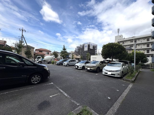 敷地内駐車場♪最新の空き情報はスタッフまでお問い合わせください◎