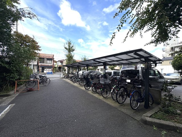 自転車利用の方にも嬉しい敷地内駐輪場♪