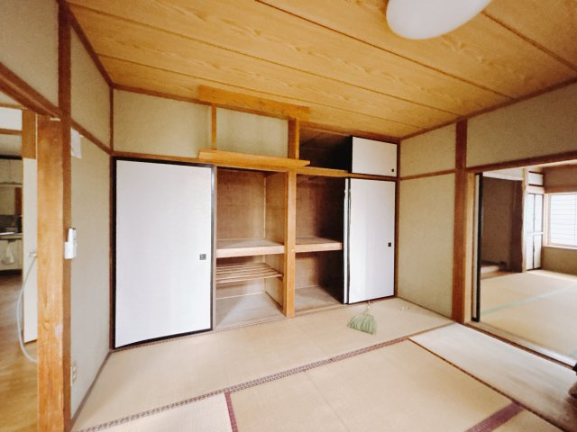 ■和室｜和室を書斎にしたり、冬にはコタツを敷いて家族みんなで年越しをするのもいいですね。家族みんなのお気に入りの空間になります♪　