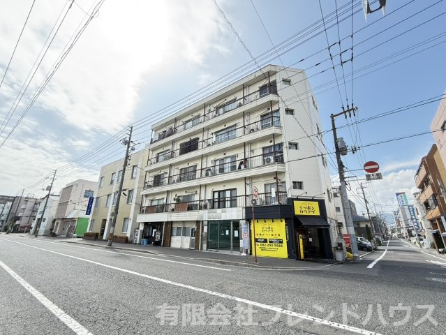 前面道路含む外観