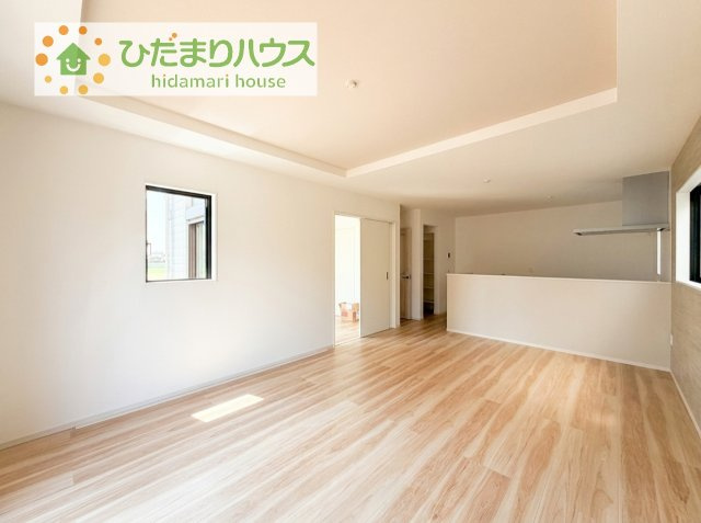 南向きのリビングではぽかぽかの日差しが感じられます☆彡