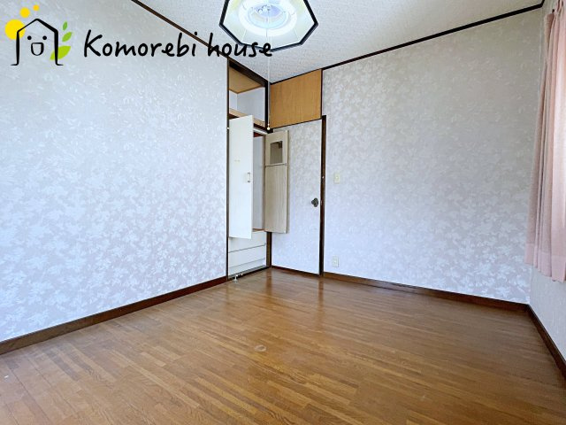 開放的な寝室です