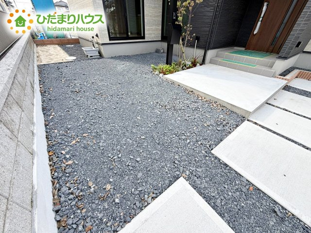 お庭付物件になります！お庭遊びや、プールなどお子様も大喜び(^^)