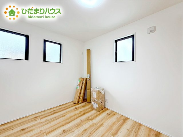 家族一人ひとりの大切なプライベート空間。趣味に合わせて使って頂けるようシンプルに仕上げてあります。暮らし心地を大きく左右する収納を、適材適所に配置し使い勝手を考慮しました。