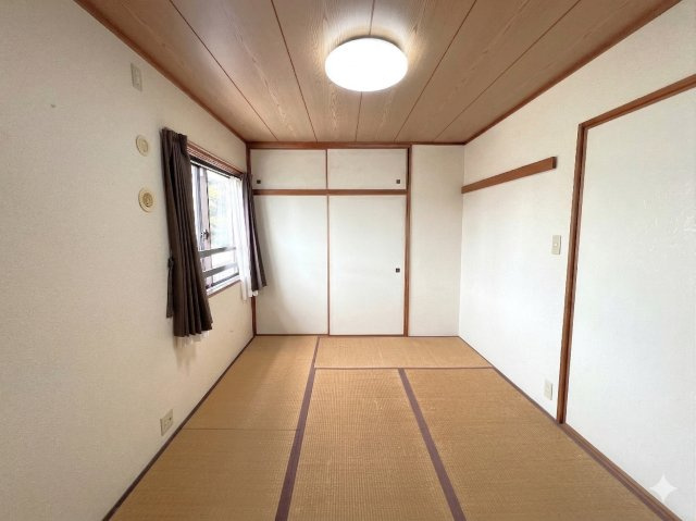 【天袋付き】普段使いと季節物をすっきり仕分ける機能派収納！　居住中のため、AIで家具を消しております。　※現況を優先いたします。
