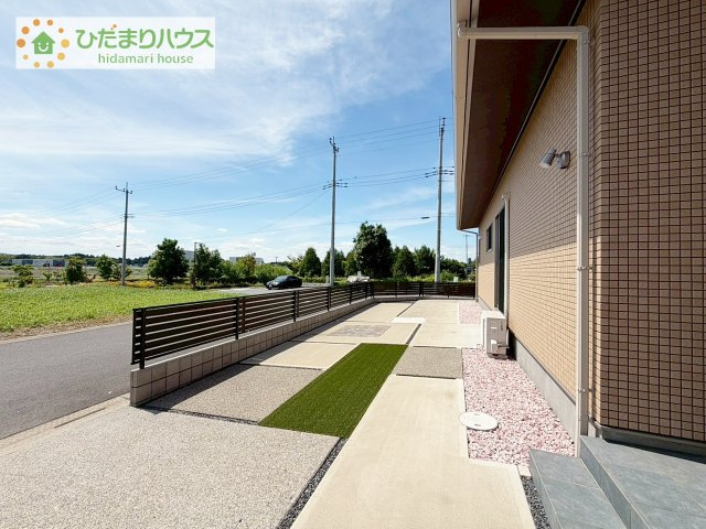 ちょっとした庭スペースにも駐車場利用にも使えます。