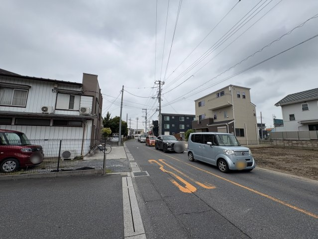 全居室6帖以上・全居室に収納がある4LDK！主寝室8帖にはWIC付き！視線が気になりにくく、採光も取りやすい2階リビングです！並列駐車3台可(車種による)！