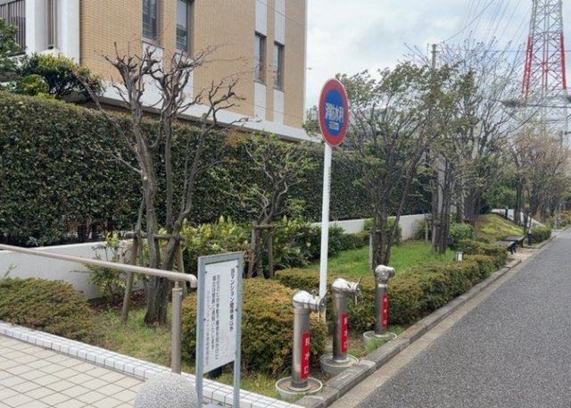 物件によっては、入居者が個人的に使用できる専用庭がついているものもあります。また、住宅の中にある土間の部分を庭と呼ぶこともあります。庭の用途は住む人によって変わり、それによってデザインもさまざまです。