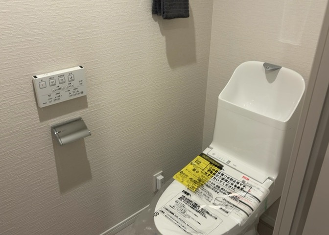 トイレは大きさや形、機能、抗菌性などが異なる多種多彩なタイプが各メーカーから出ています。それぞれに良さがあるため、事前にどういったタイプのトイレがいいのかをご家庭内で決めて、内見に行くといいでしょう。
