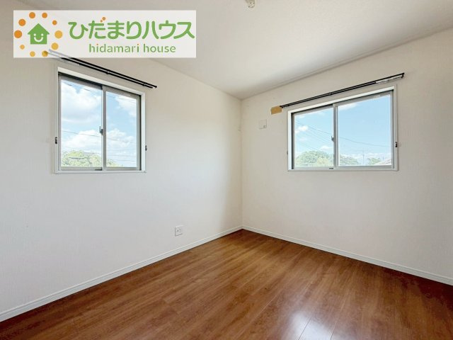 机にベットを置けば子供部屋の完成です！