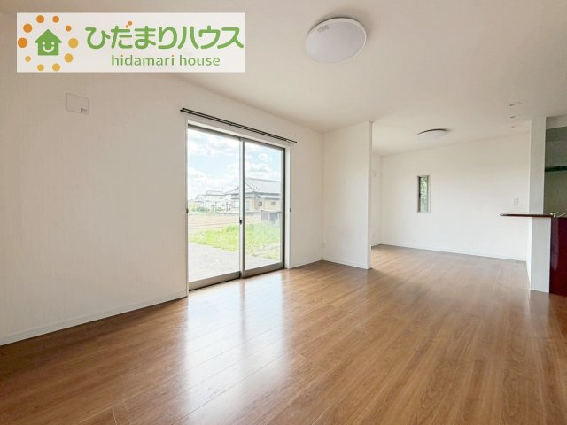 お子様が元気に遊べる広々としたリビングです！