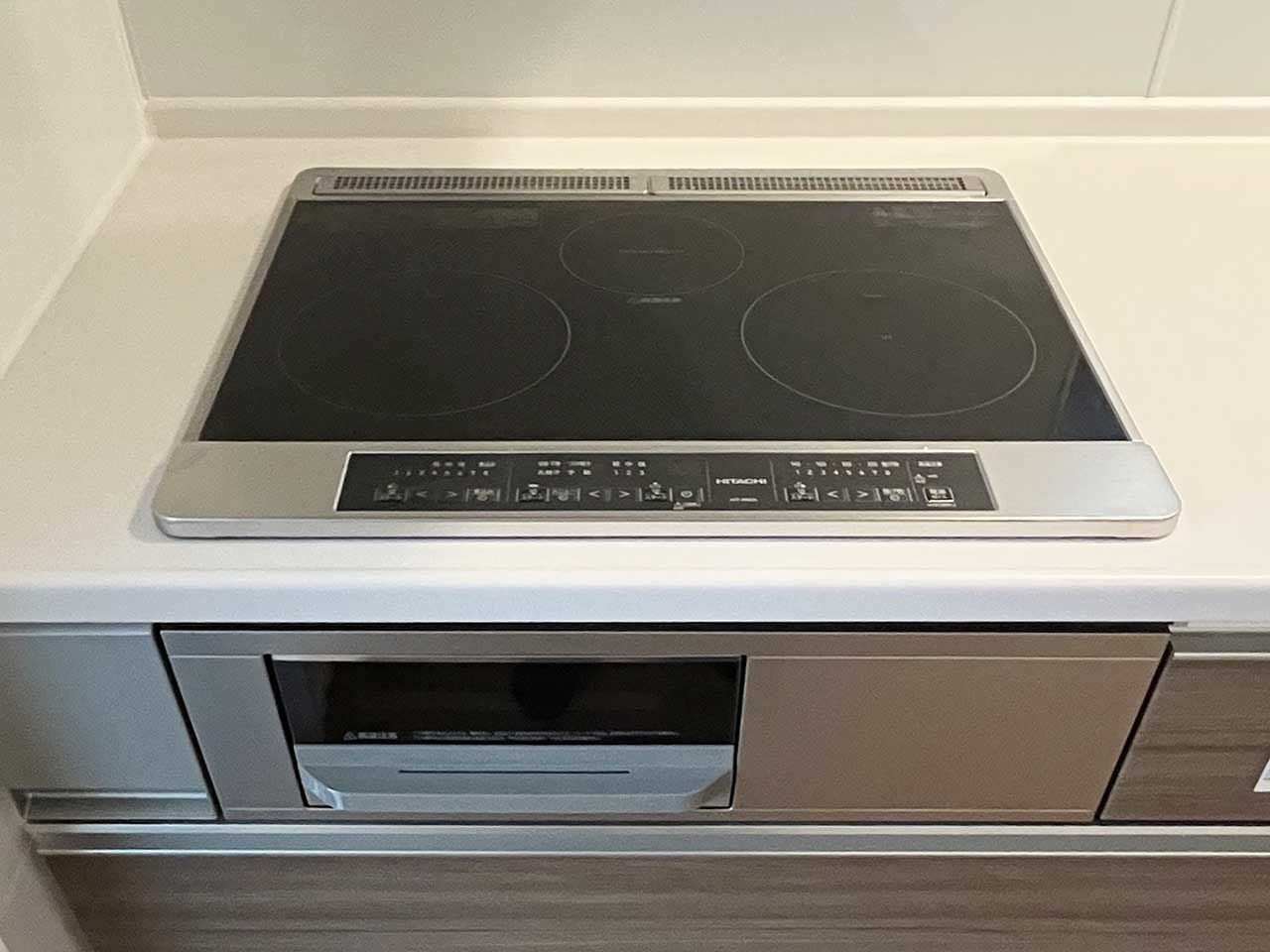 三口のコンロ（IH）です