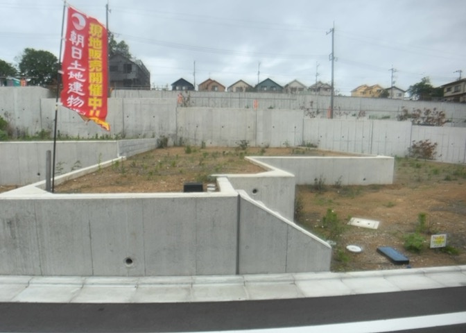 最寄り駅が近いなどの交通アクセスが良い土地だと暮らしやすいですよね。通勤・通学の観点から土地を選ぶことも大切です！自身や家族のライフワークからあったの物件を探しましょう！当社営業がお力になります！