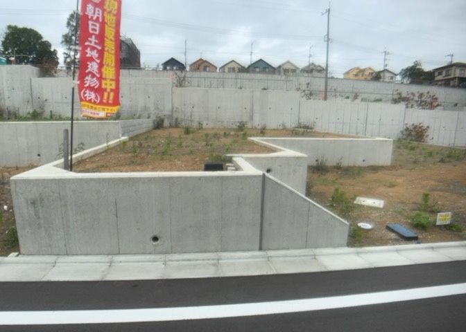 土地探しをしていると都市計画区域という言葉を目にすると思います。法律によって、都道府県知事や国土交通大臣が指定するエリアのことを指しており、都市計画区域は市街化区域と市街化調整区域に分けられています。