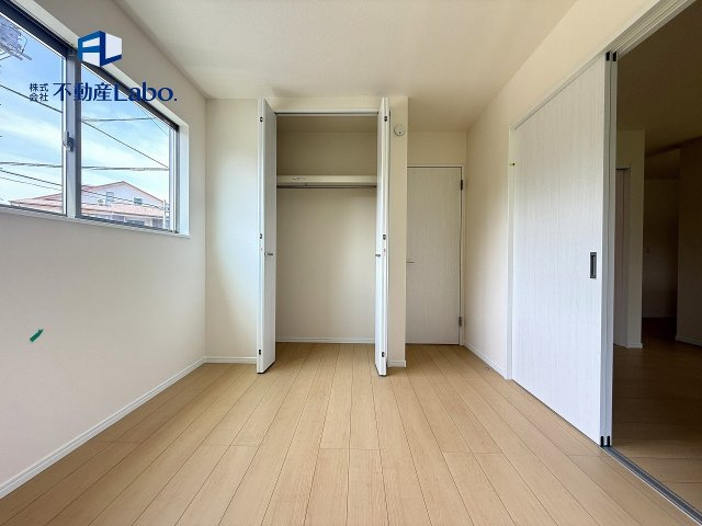 ●洋室●　家具の配置がしやすいシンプルな間取りです♪　お好みのレイアウトでお楽しみいただけます♪