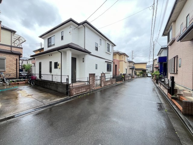 前面道路含む現地写真です