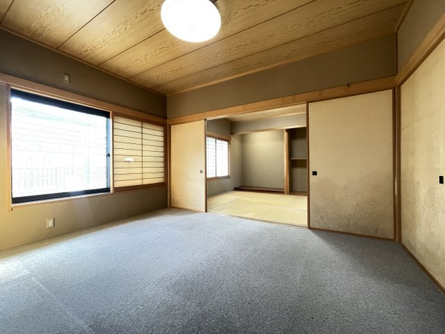 和室のやさしい雰囲気が、心を静かに整えてくれます。
