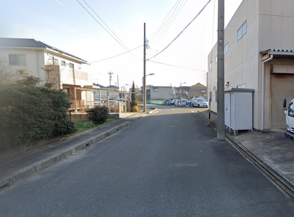 【清須市桃栄四丁目　土地の前面道路含む現地写真】