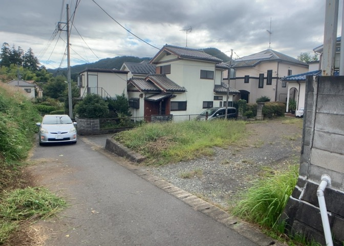 人が暮らすうえで日光は大切な要素となります。日当たりの良さは譲れないポイントですね。併せて近くに大きな建築物の建築予定がないか、あるいはそれが可能な土地が近くにないか事前に確認することもお勧めします。