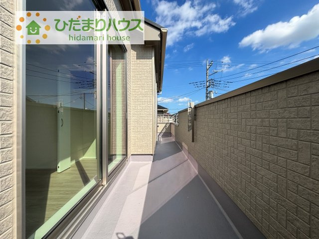 広々としたバルコニー。お洗濯物もぜーんぶ干せちゃいます！！