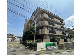 湘南・田浦プリンスハイツB棟の外観