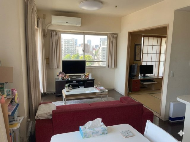 角部屋の開放的なプランです　※室内写真はAIによる家具消去加工あり