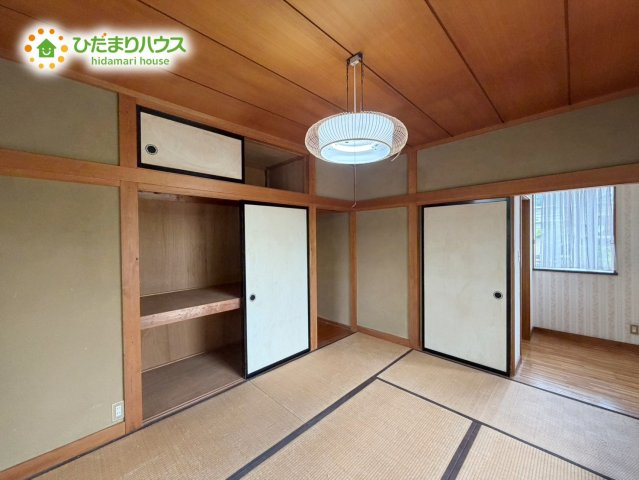 ベットをおいても十分な広さとなっております