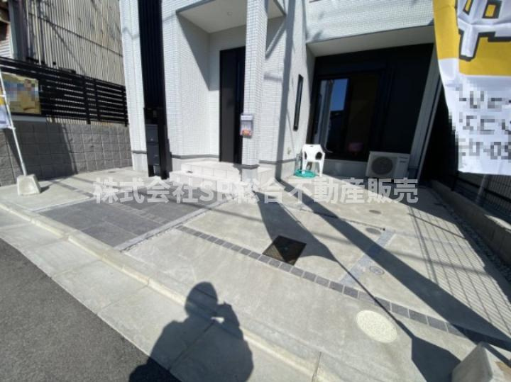 お車をお持ちの方に必要な駐車場は、駐車スペース2台分有♪ご夫婦で1台ずつ所有、来客時にも便利です！