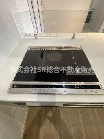 IH3口コンロ、グリル付きでお掃除も楽です♪