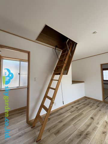 小屋裏収納が付いています