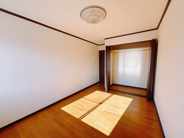 ■2階洋室｜子供部屋のメリットは「自立心を養うことができる」「自分で整理整頓できるようになる」そして、お子様が成長した際には「プライバシーを確保できる」といい事だらけ♪